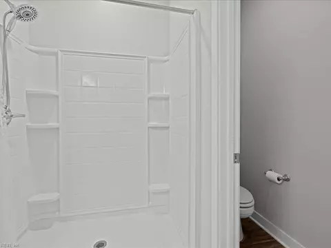Bath - 311 Fishers Ct, Hampton, VA 23666 photo 4 of 4