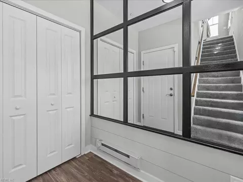 Entry Way - 311 Fishers Ct, Hampton, VA 23666 photo 4 of 6