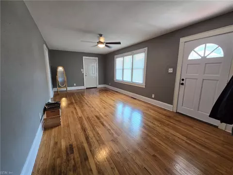 Living - 1908 E Washington St, Suffolk, VA 23434 photo 5 of 5