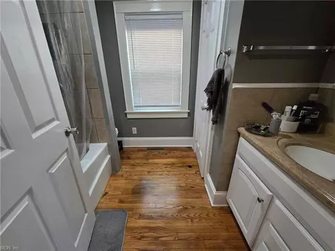 Entry Way - 1908 E Washington St, Suffolk, VA 23434 photo 3 of 5