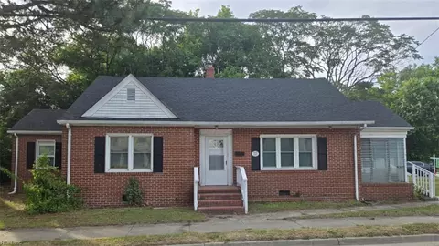 1908 E Washington St, Suffolk, VA 23434