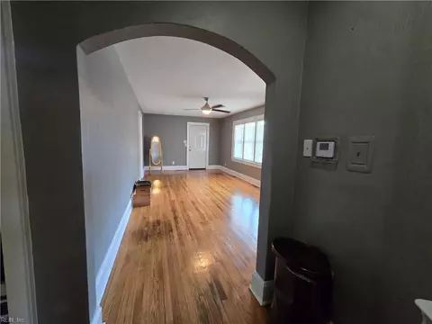 Entry Way - 1908 E Washington St, Suffolk, VA 23434 photo 5 of 5