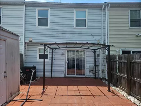 Exterior - 3202 Clover Rd E, Chesapeake, VA 23321 photo 2 of 3