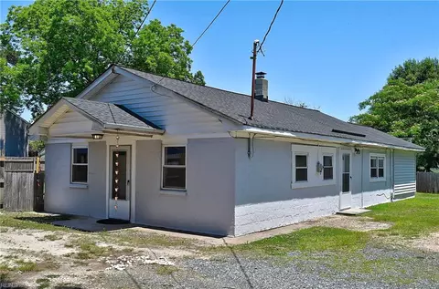 8466 Radnor Rd, Norfolk, VA 23503