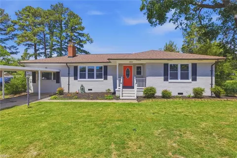 3113 Woodlawn Dr, Suffolk, VA 23434