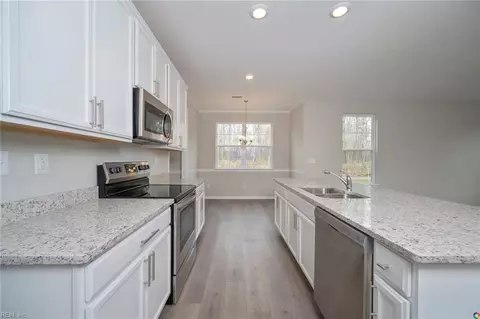 Entry Way - 2257 Captiva Ln, Chesapeake, VA 23321 photo 6 of 10