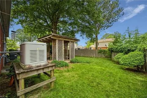 Exterior - 6 Redman Ct, Hampton, VA 23669 photo 5 of 6
