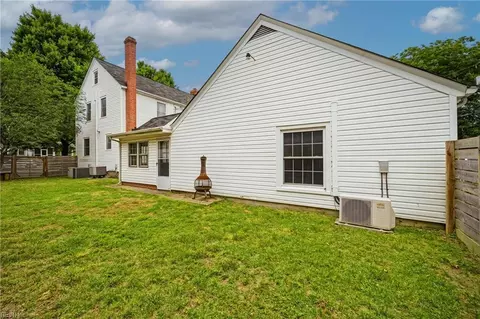 Exterior - 5 Willoughby Pl, Hampton, VA 23661 photo 9 of 11