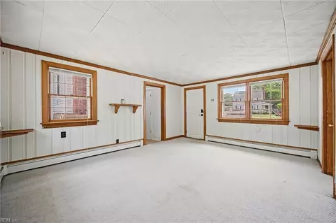 Living - 5 Willoughby Pl, Hampton, VA 23661 photo 4 of 5