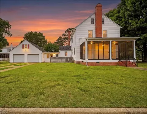 5 Willoughby Pl, Hampton, VA 23661