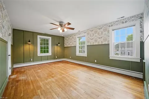 Bedroom - 5 Willoughby Pl, Hampton, VA 23661 photo 3 of 8