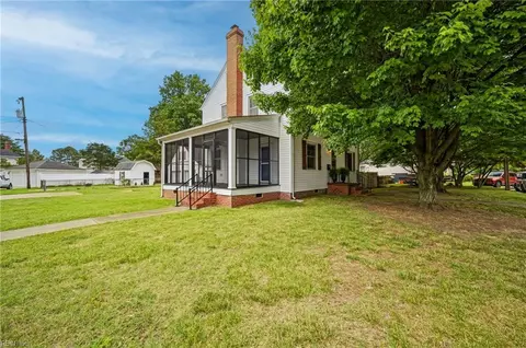 Exterior - 5 Willoughby Pl, Hampton, VA 23661 photo 3 of 11