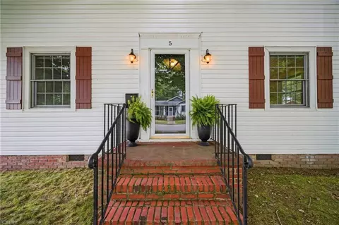 Exterior - 5 Willoughby Pl, Hampton, VA 23661 photo 5 of 11