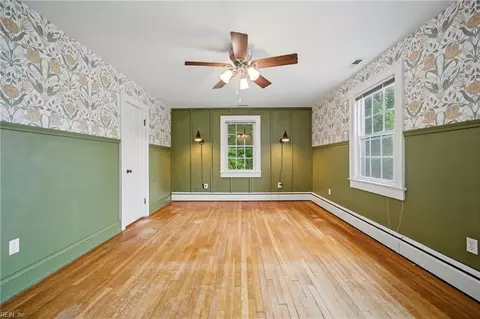 Bedroom - 5 Willoughby Pl, Hampton, VA 23661 photo 2 of 8