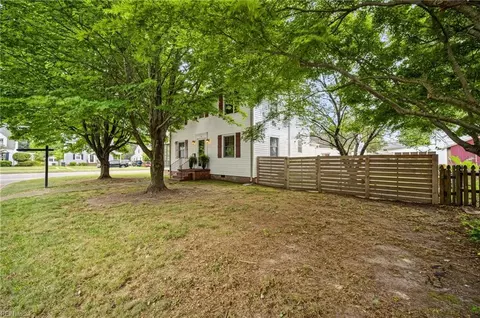 Exterior - 5 Willoughby Pl, Hampton, VA 23661 photo 6 of 11