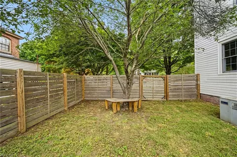 Exterior - 5 Willoughby Pl, Hampton, VA 23661 photo 11 of 11