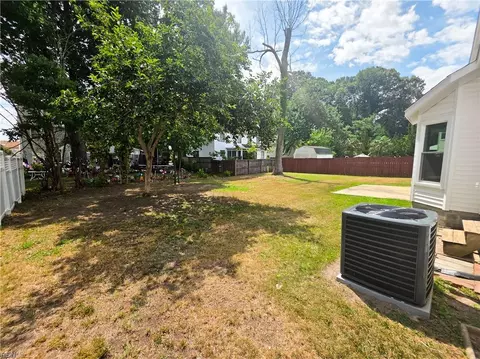 220 Upland Dr, Hampton, VA 23666 photo 26