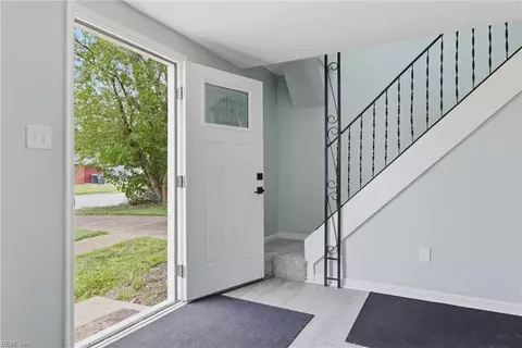 Entry Way - 2102 Grimes Rd, Hampton, VA 23663 photo 1 of 2