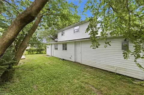 Exterior - 2102 Grimes Rd, Hampton, VA 23663 photo 6 of 9