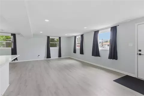 Living - 2102 Grimes Rd, Hampton, VA 23663 photo 10 of 11