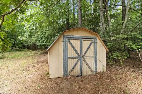 Exterior - 7695 Wagon Run Rd, Gloucester, VA 23061 photo 8 of 9
