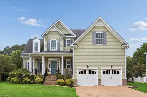 304 Founders Pointe Trl, Carrollton, VA 23314