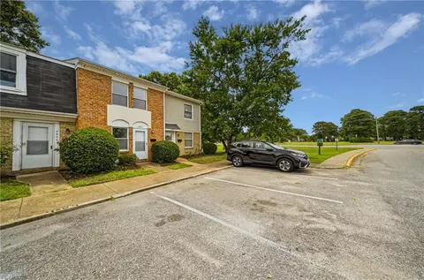 Exterior - 4602 Greenwood Dr, Portsmouth, VA 23701 photo 6 of 9