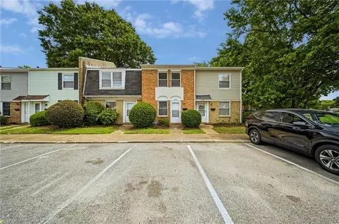 Exterior - 4602 Greenwood Dr, Portsmouth, VA 23701 photo 7 of 9