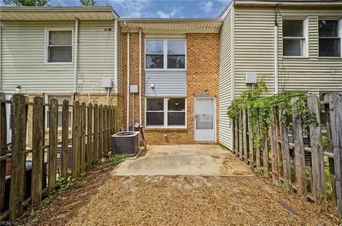 Exterior - 4602 Greenwood Dr, Portsmouth, VA 23701 photo 3 of 9