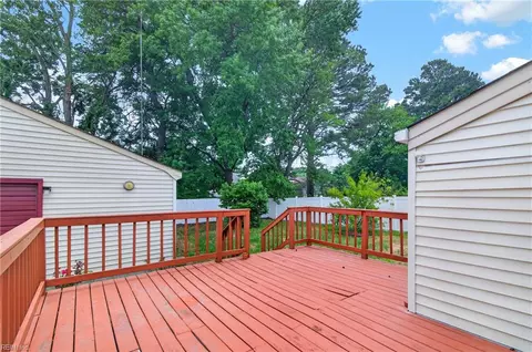 Exterior - 825 Thames Dr, Hampton, VA 23666 photo 3 of 5
