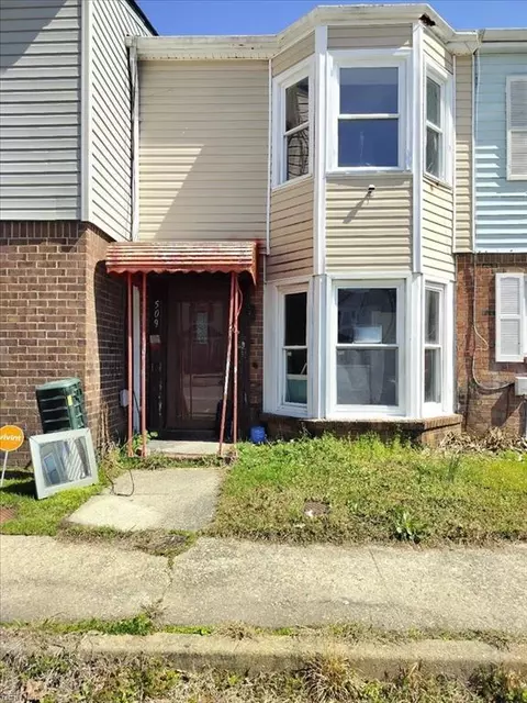 509 Harbour North Dr, Chesapeake, VA 23320