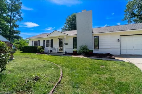 472 Carnegie Rd, Virginia Beach, VA 23452