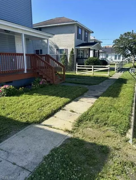 206 Oak St, Suffolk, VA 23434