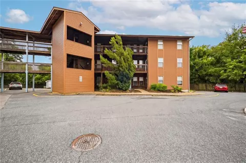 8530 Tidewater Dr #314, Norfolk, VA 23503