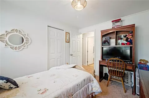 Bedroom - 8729 Marlfield Rd, Gloucester, VA 23061 photo 2 of 3