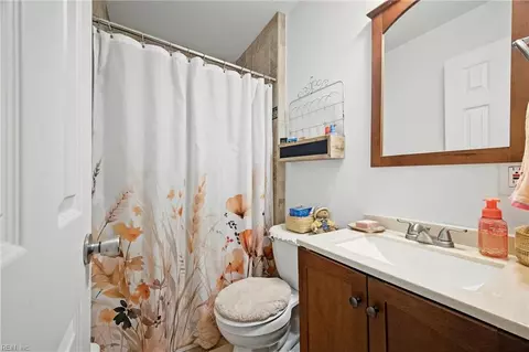 Bath - 8729 Marlfield Rd, Gloucester, VA 23061 photo 1 of 2