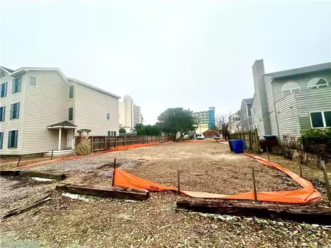 114 58th St, Virginia Beach, VA 23451