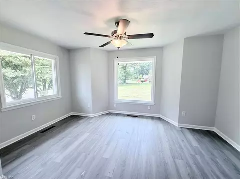 Living - 10 C C Spaulding Dr, Hampton, VA 23666 photo 7 of 10