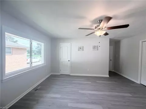 10 C C Spaulding Dr, Hampton, VA 23666