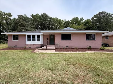 Exterior - 10 C C Spaulding Dr, Hampton, VA 23666 photo 1 of 7