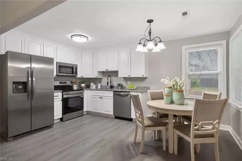 808 State St, Chesapeake, VA 23323