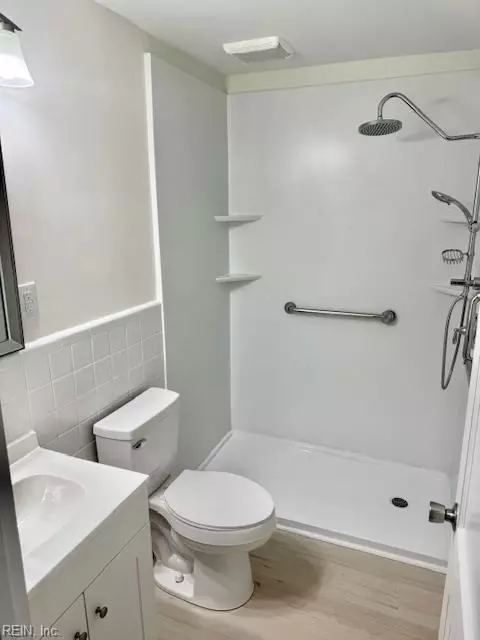 107 Sinclair St, Norfolk, VA 23505 photo 9