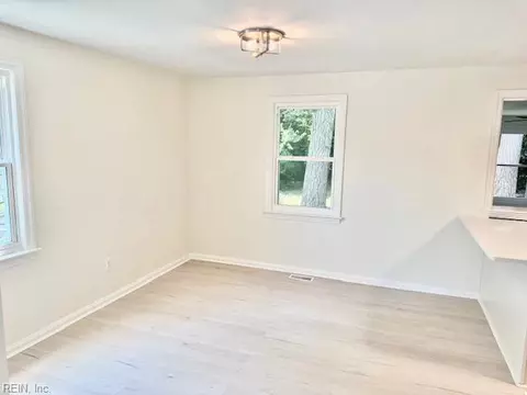 107 Sinclair St, Norfolk, VA 23505 photo 3
