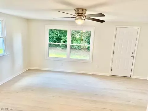 107 Sinclair St, Norfolk, VA 23505 photo 4