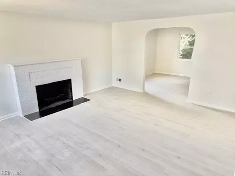 107 Sinclair St, Norfolk, VA 23505 photo 2