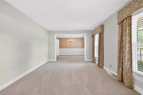 Living - 4005 Terry Dr, Chesapeake, VA 23321 photo 2 of 4