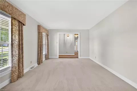 Living - 4005 Terry Dr, Chesapeake, VA 23321 photo 3 of 4