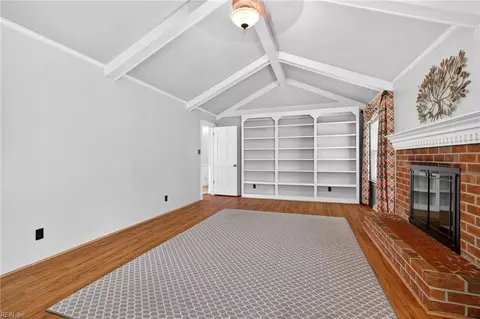 Living - 4005 Terry Dr, Chesapeake, VA 23321 photo 4 of 4