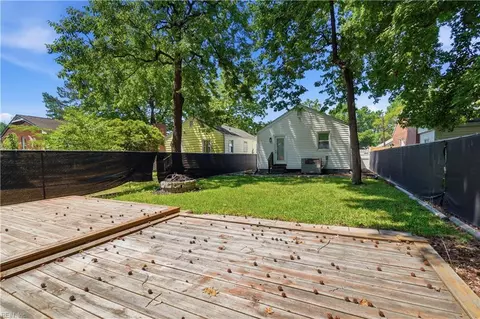 Exterior - 802 Teach St, Hampton, VA 23661 photo 5 of 10