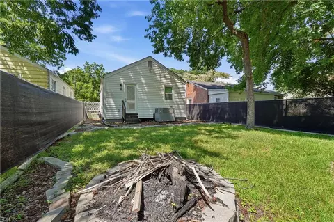 Exterior - 802 Teach St, Hampton, VA 23661 photo 9 of 10